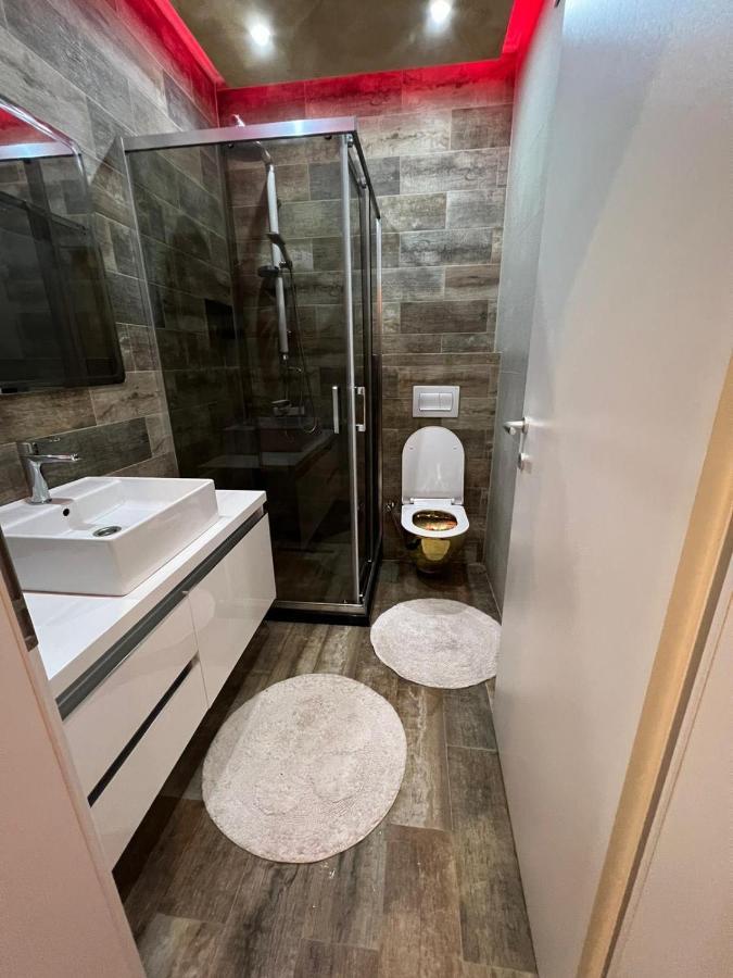 Luxurious Apartment With City View Pristina Eksteriør bilde