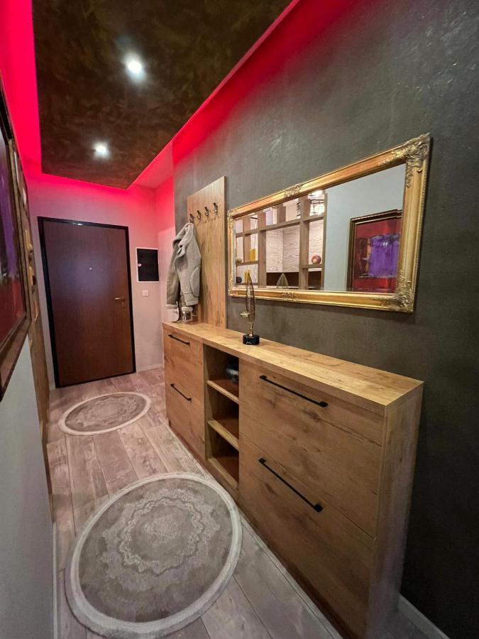 Luxurious Apartment With City View Pristina Eksteriør bilde