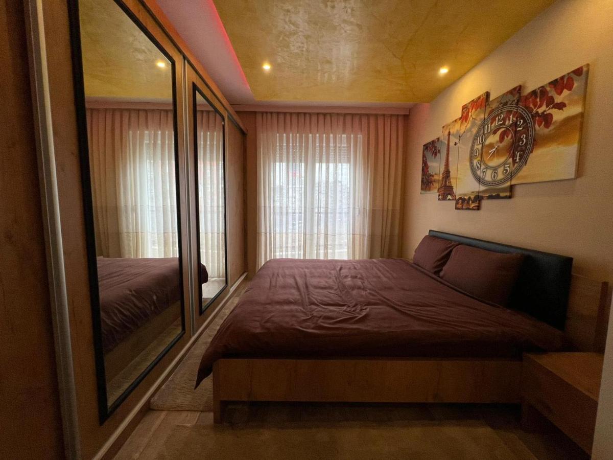 Luxurious Apartment With City View Pristina Eksteriør bilde